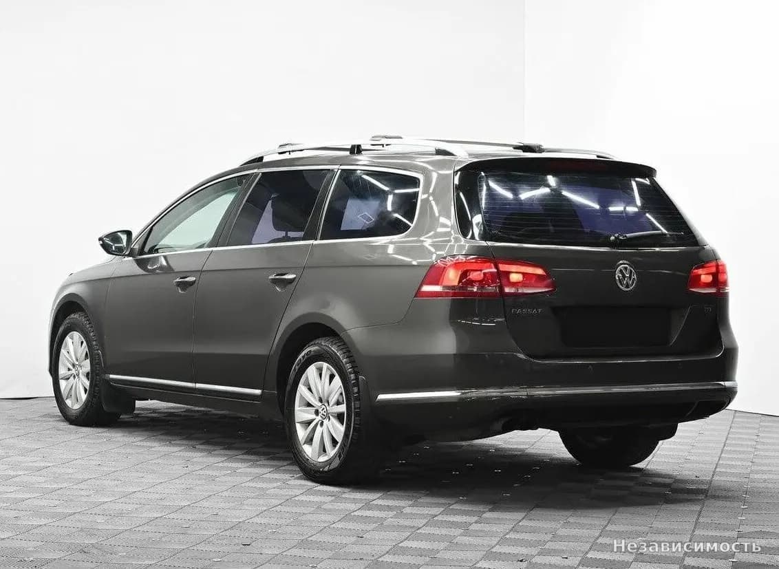 Volkswagen Passat 2012 с пробегом — фото 3