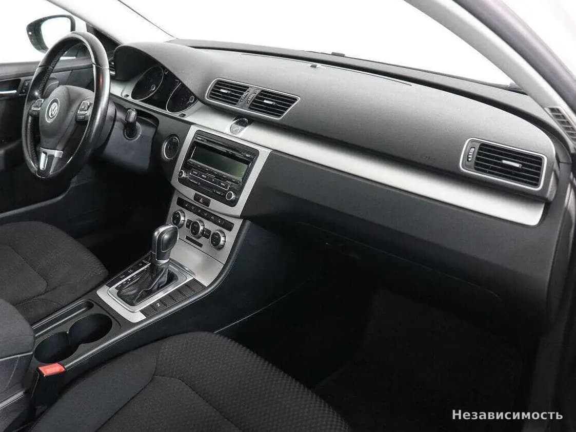 Volkswagen Passat 2014 с пробегом — фото 10