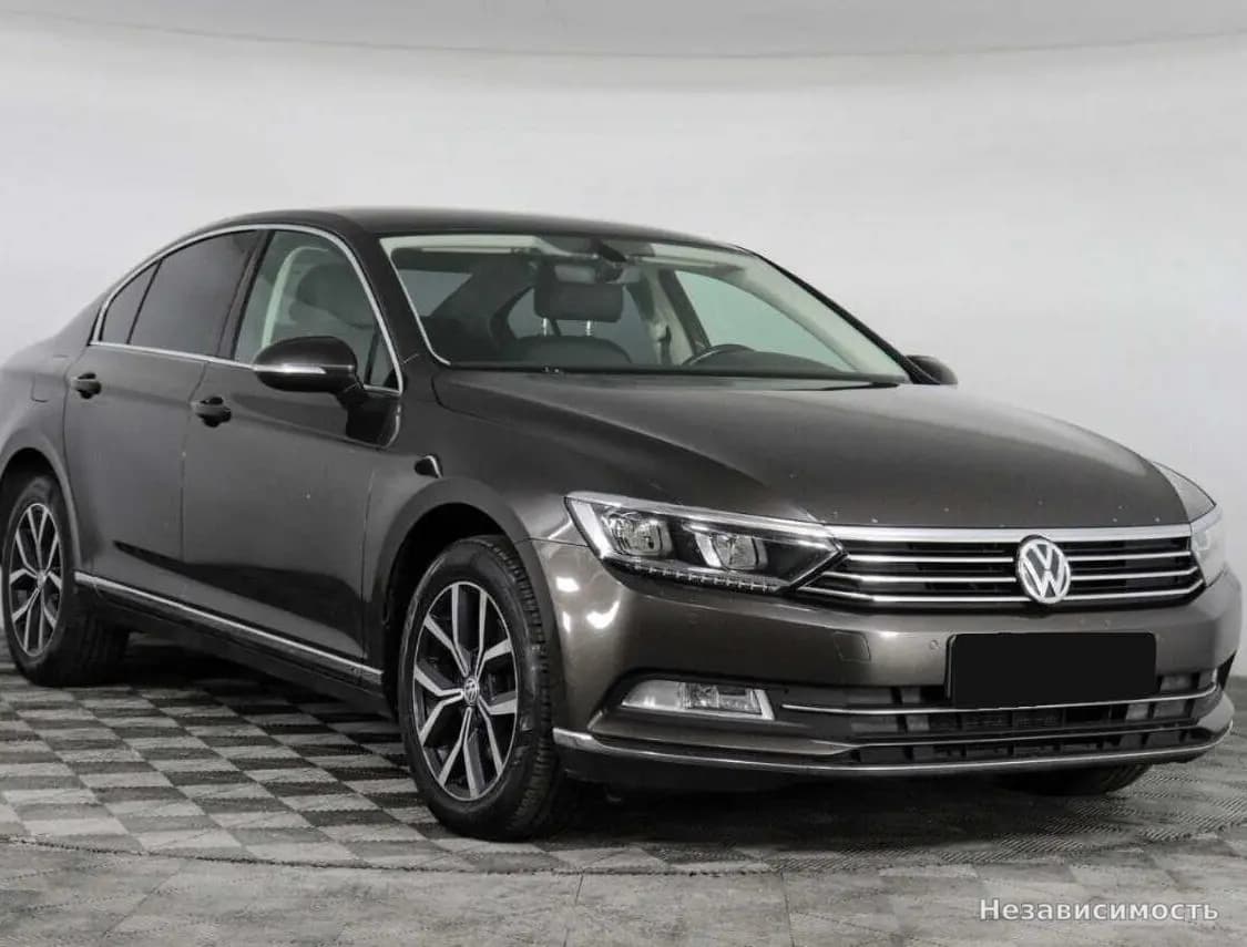 Volkswagen Passat 2015 с пробегом — фото 3