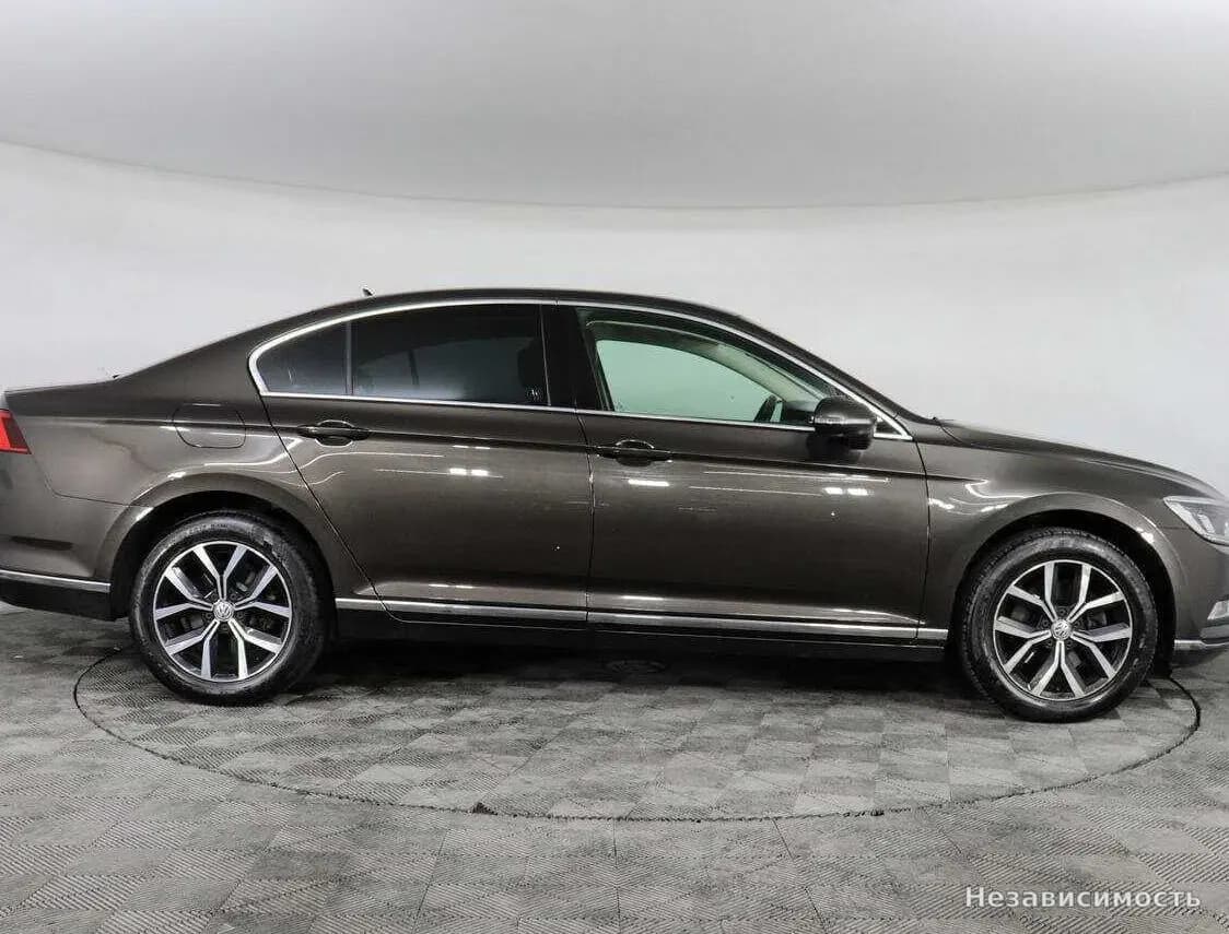 Volkswagen Passat 2015 с пробегом — фото 4