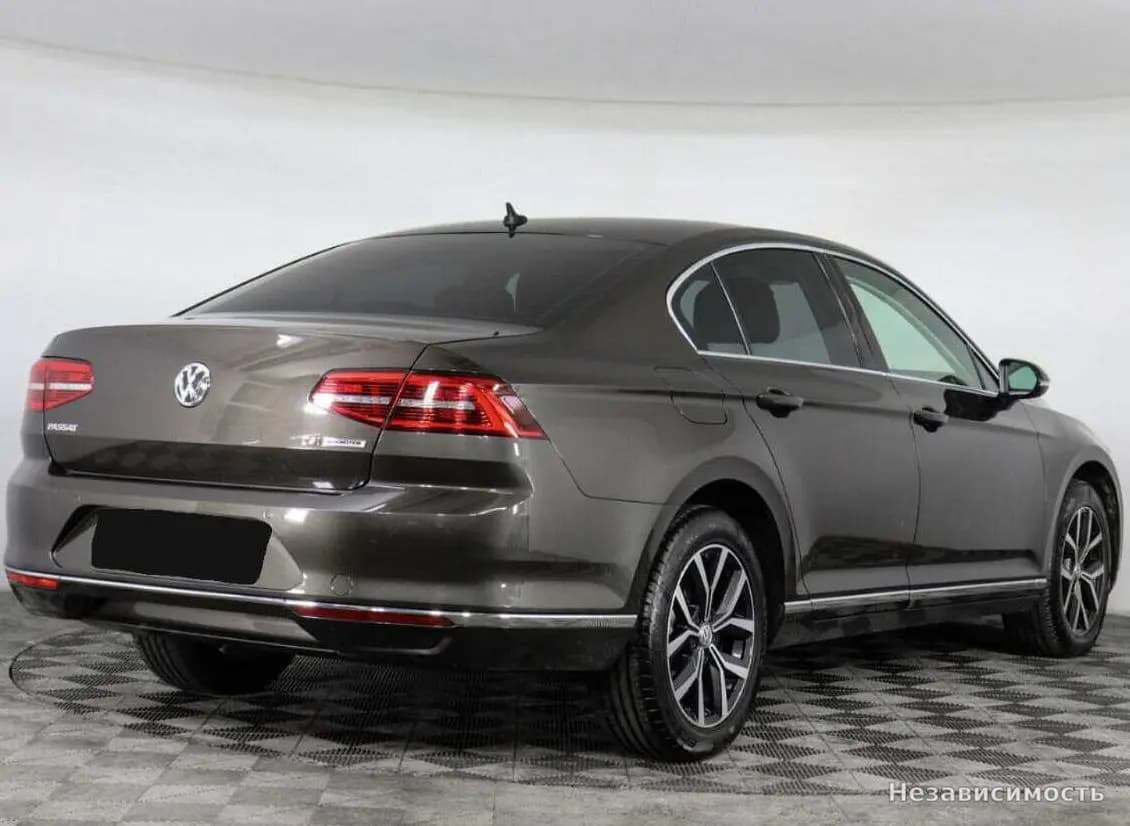 Volkswagen Passat 2015 с пробегом — фото 5