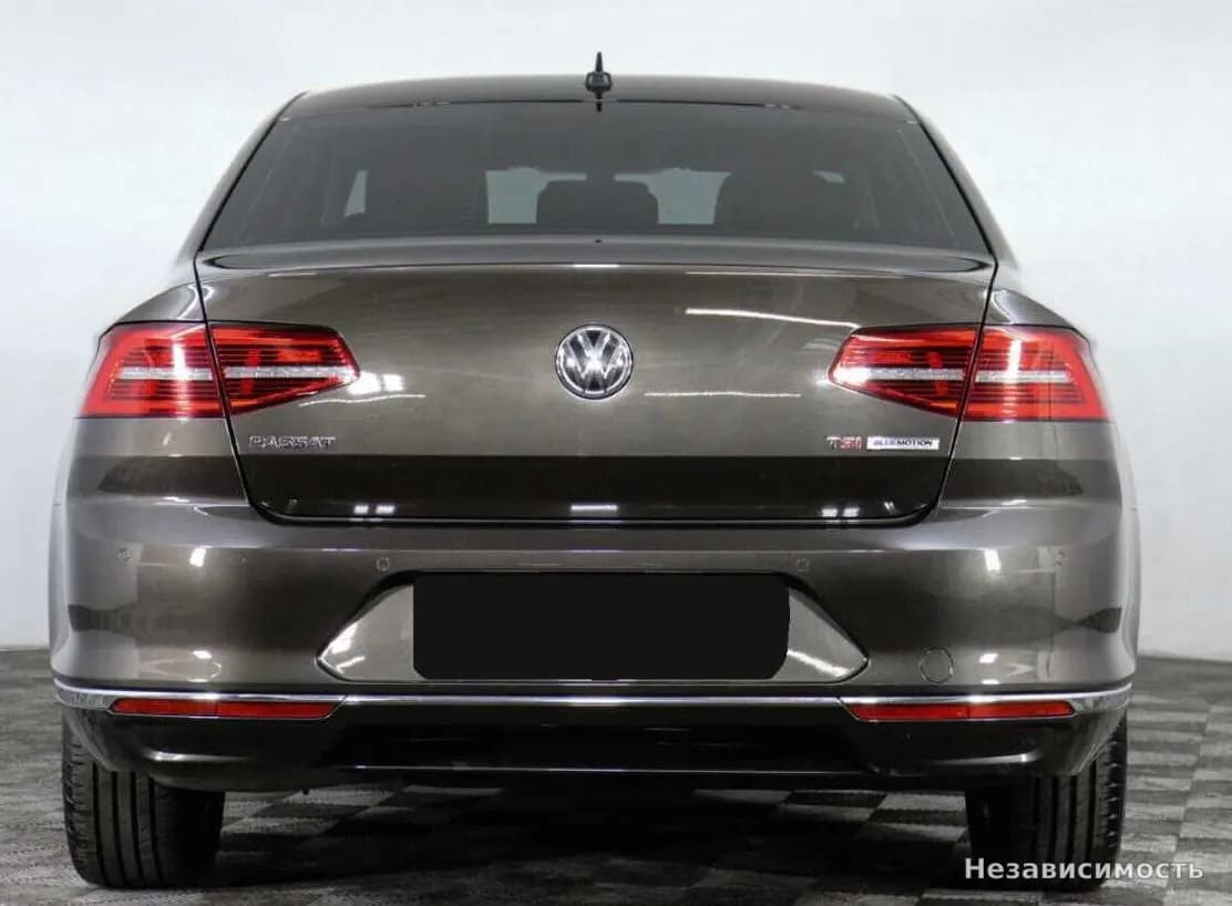 Volkswagen Passat 2015 с пробегом — фото 6