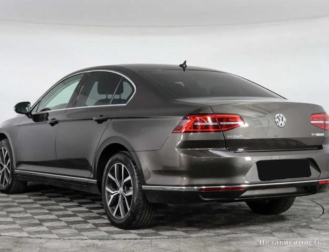 Volkswagen Passat 2015 с пробегом — фото 7