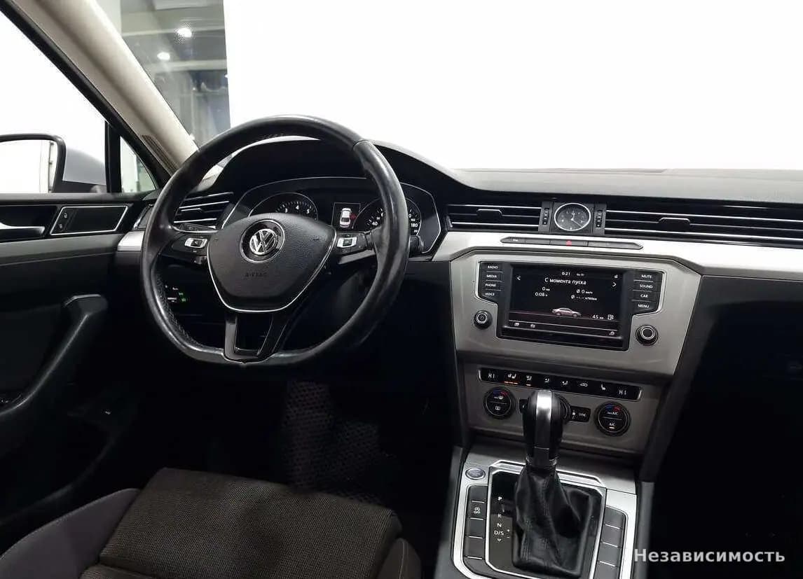 Volkswagen Passat 2015 с пробегом — фото 6