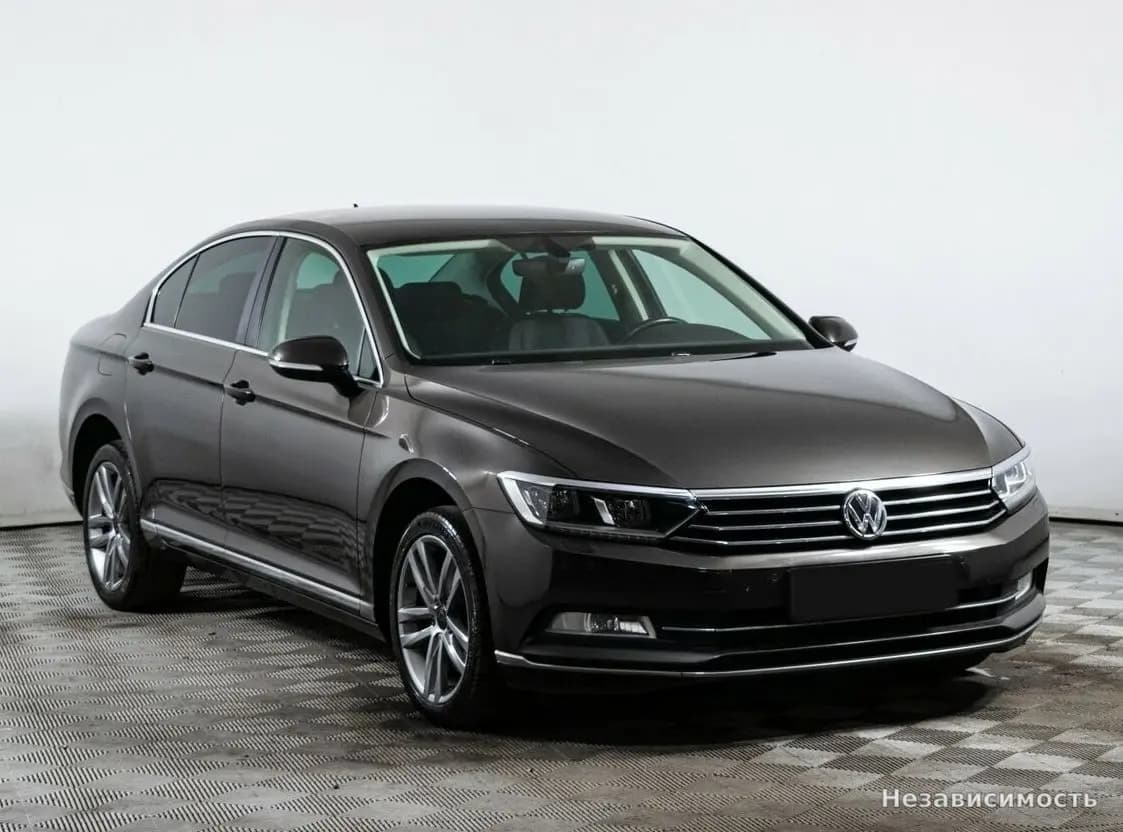 Volkswagen Passat 2017 с пробегом — фото 3