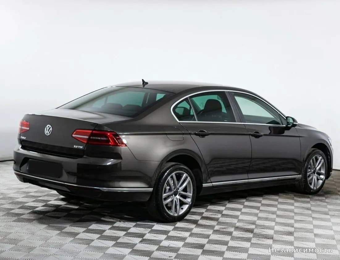 Volkswagen Passat 2017 с пробегом — фото 4