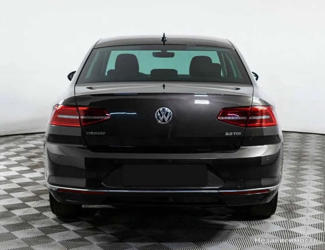 Volkswagen Passat 2017 с пробегом — фото 5