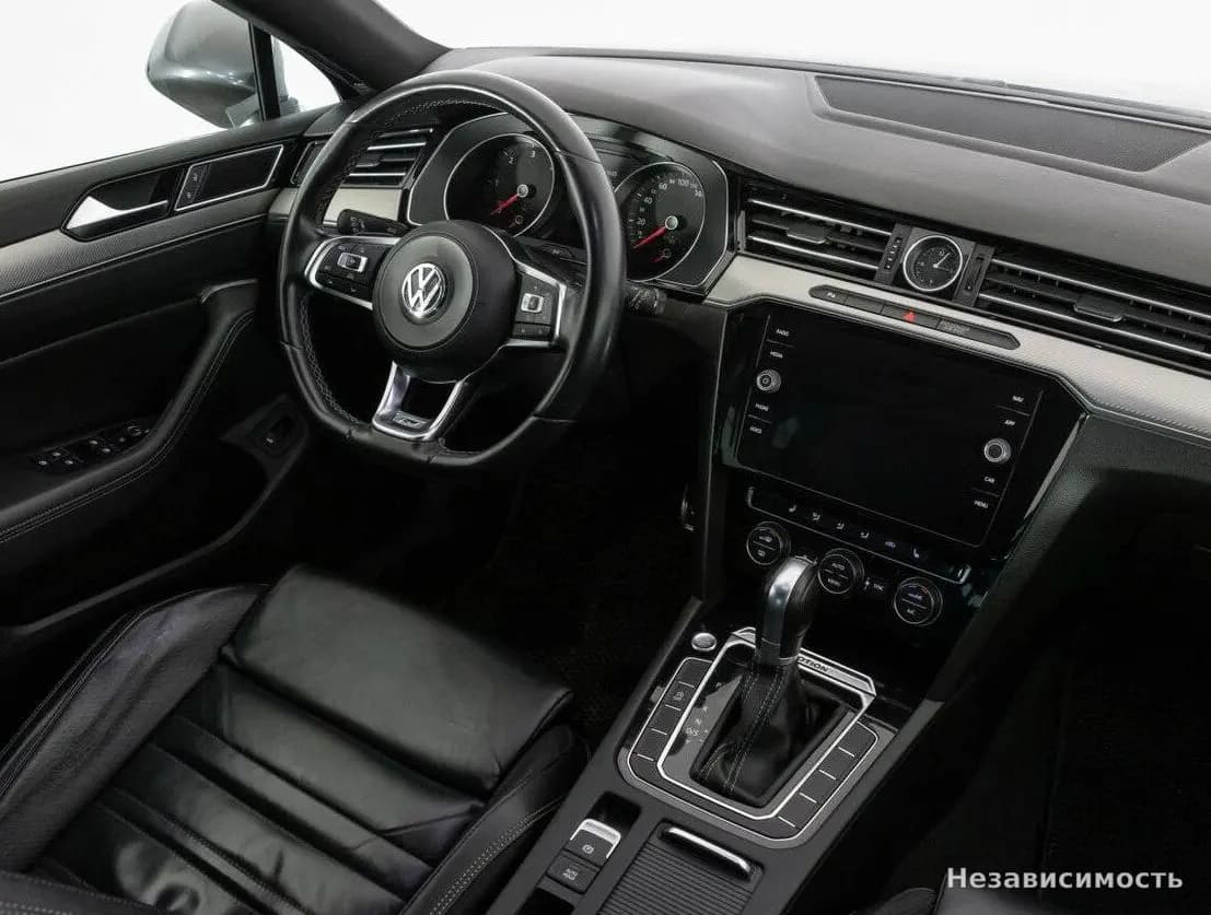 Volkswagen Passat 2018 с пробегом — фото 9