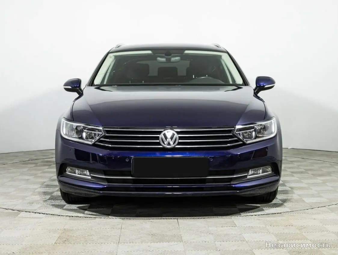 Volkswagen Passat 2017 с пробегом — фото 2