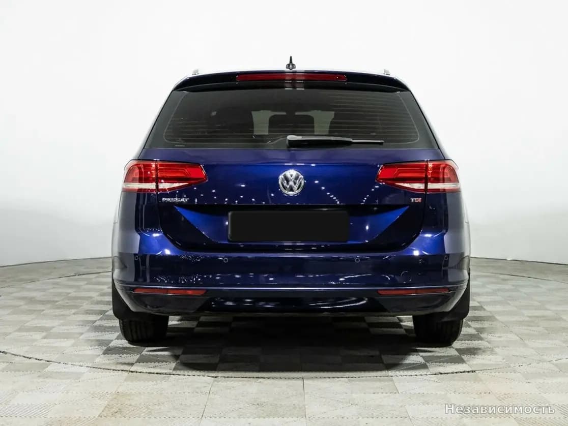 Volkswagen Passat 2017 с пробегом — фото 5
