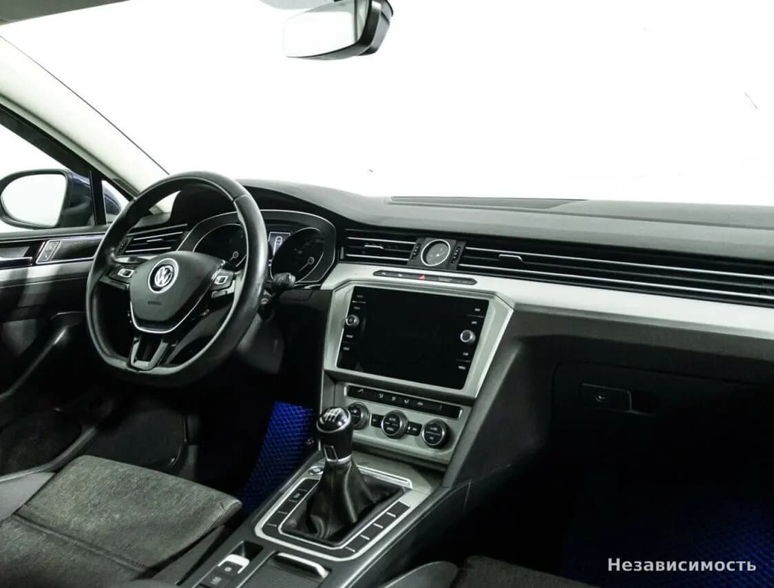 Volkswagen Passat 2017 с пробегом — фото 7