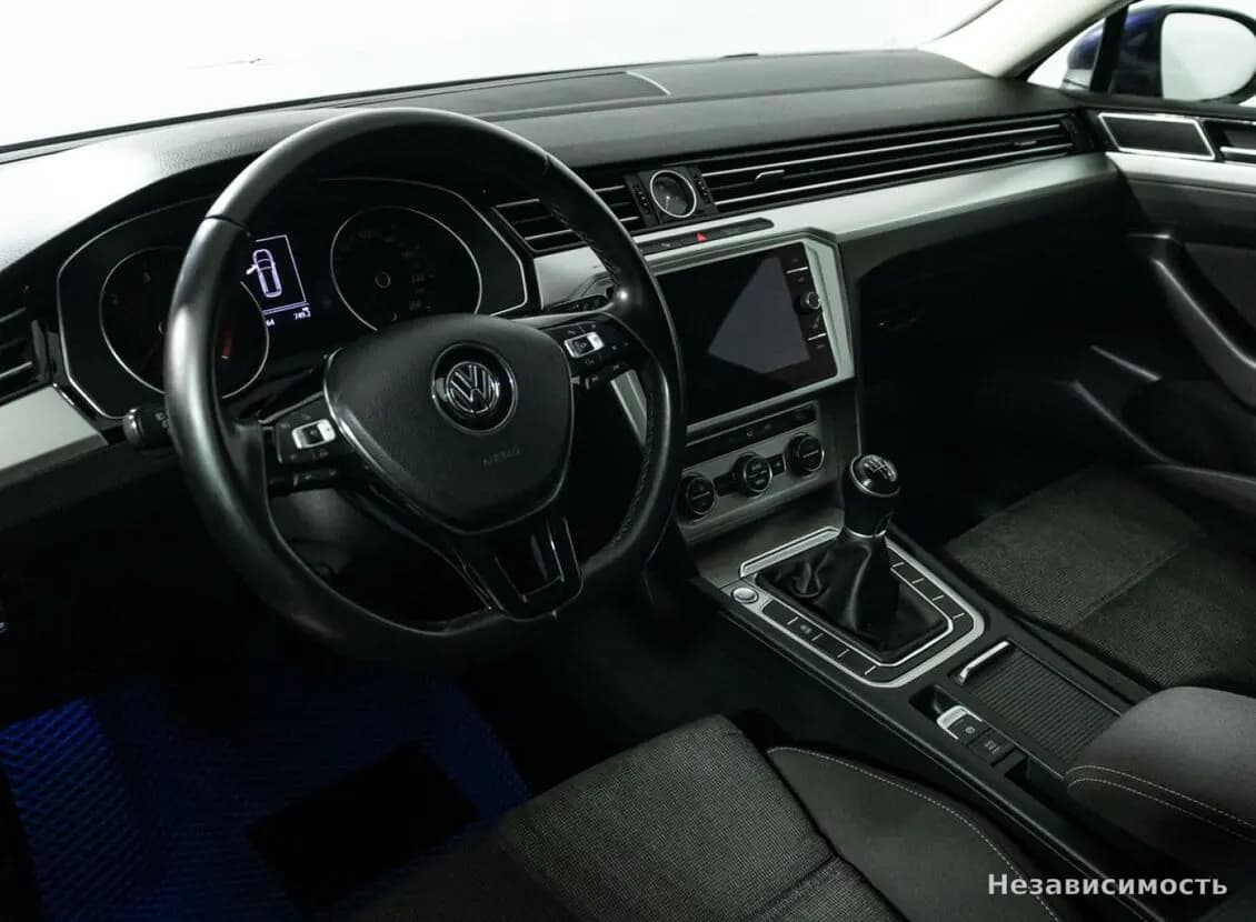 Volkswagen Passat 2017 с пробегом — фото 9