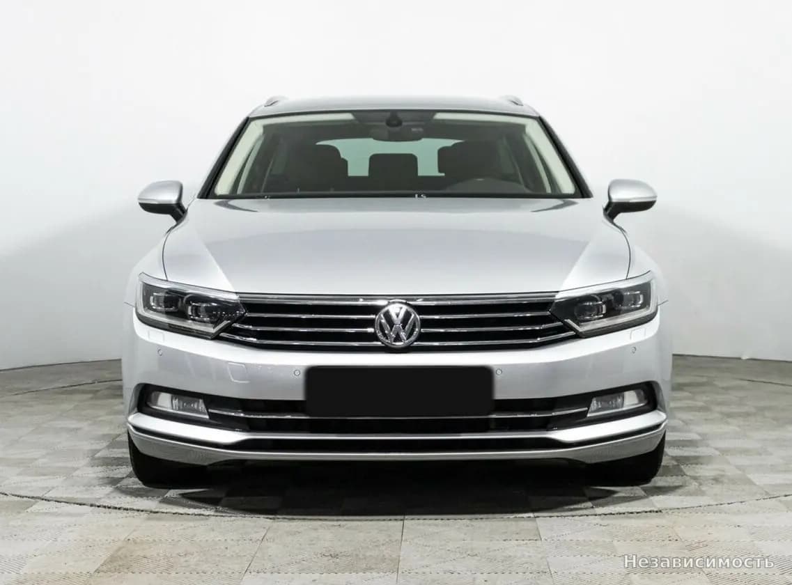 Volkswagen Passat 2017 с пробегом — фото 2