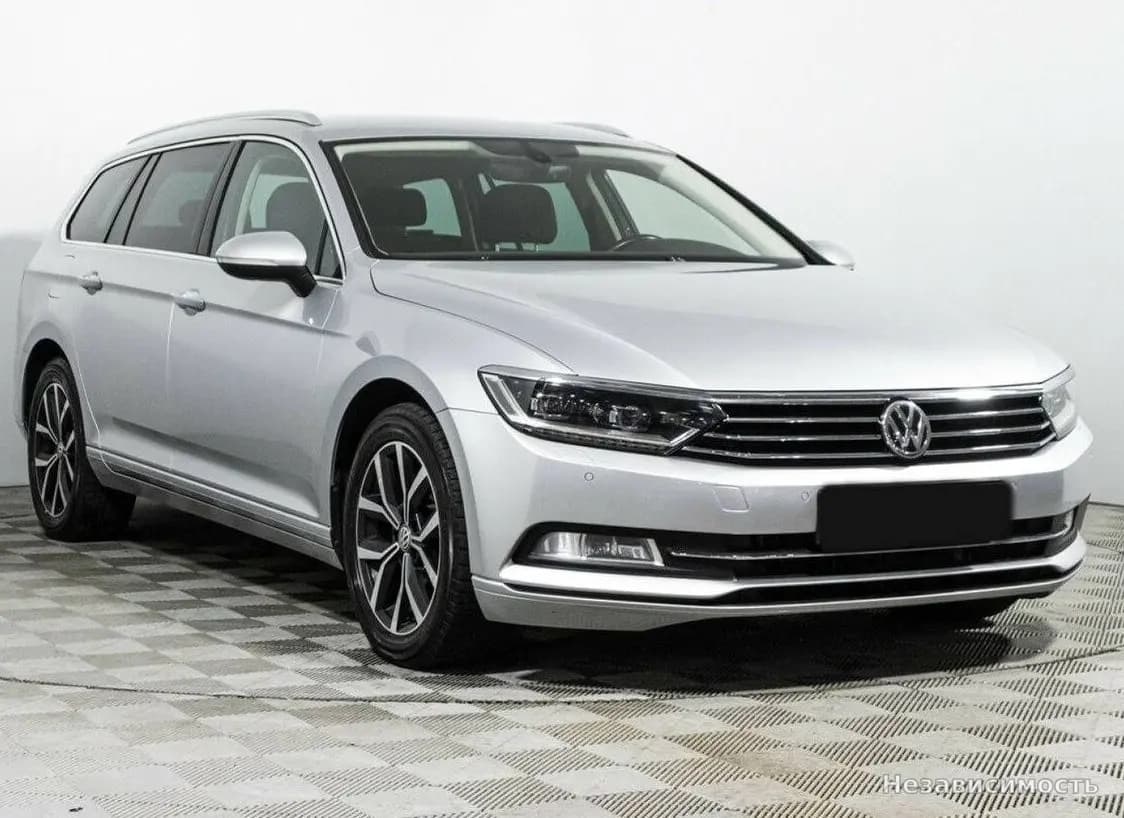 Volkswagen Passat 2017 с пробегом — фото 3