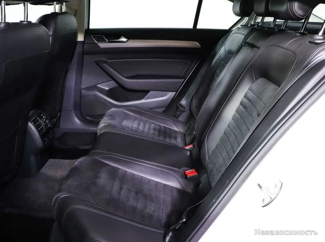 Volkswagen Passat 2016 с пробегом — фото 8