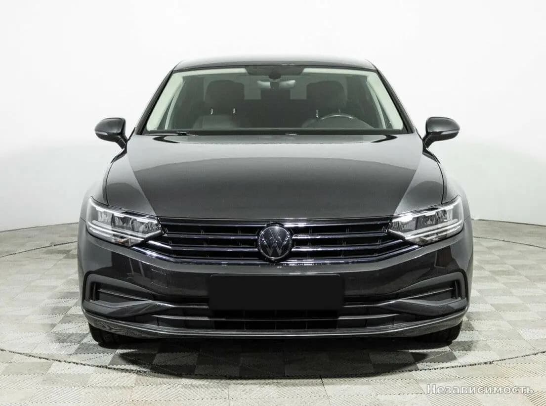 Volkswagen Passat 2021 с пробегом — фото 2