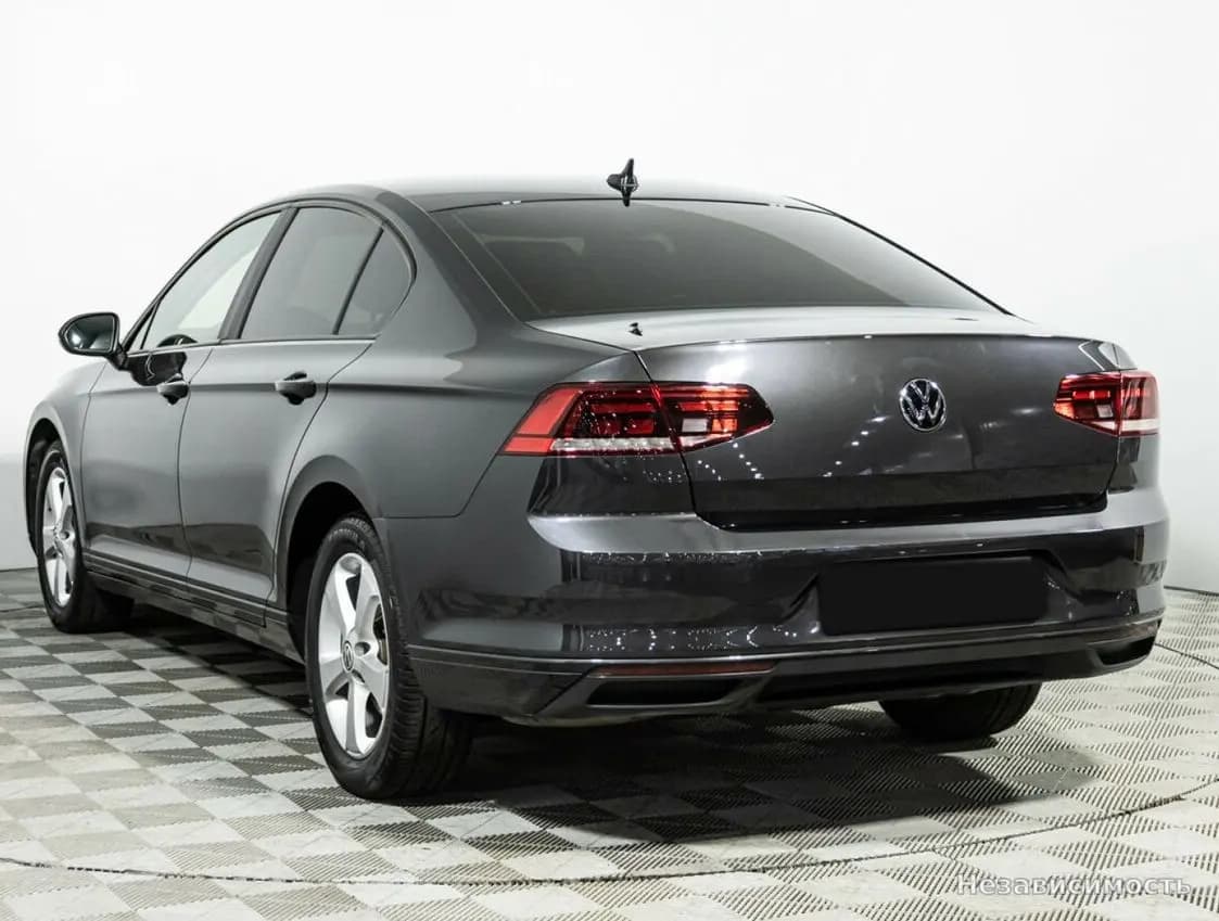 Volkswagen Passat 2021 с пробегом — фото 7