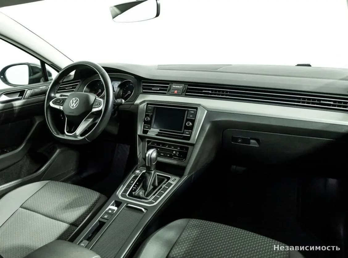 Volkswagen Passat 2021 с пробегом — фото 9