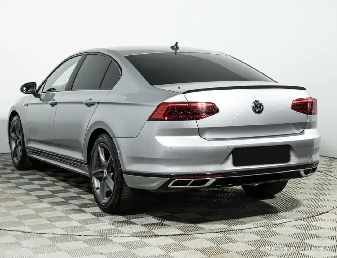 Volkswagen Passat 2021 с пробегом — фото 7