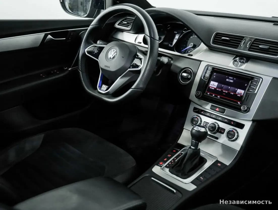 Volkswagen Passat 2014 с пробегом — фото 9