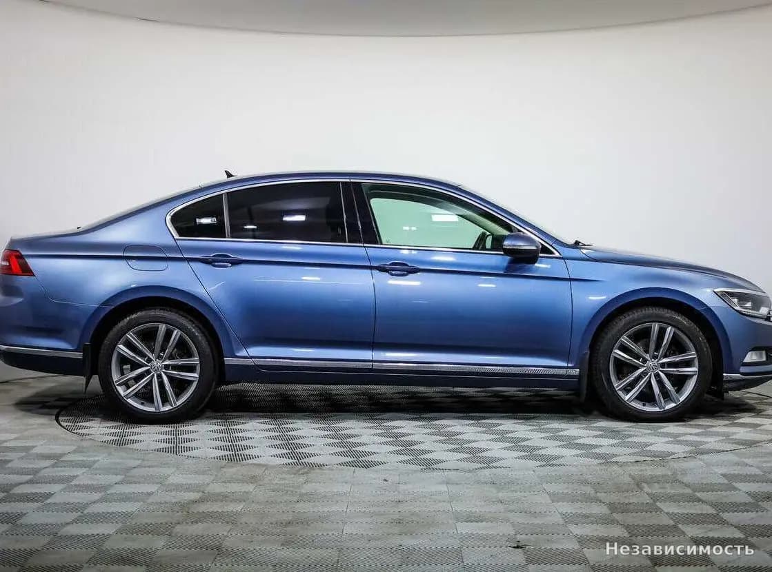 Volkswagen Passat 2017 с пробегом — фото 3