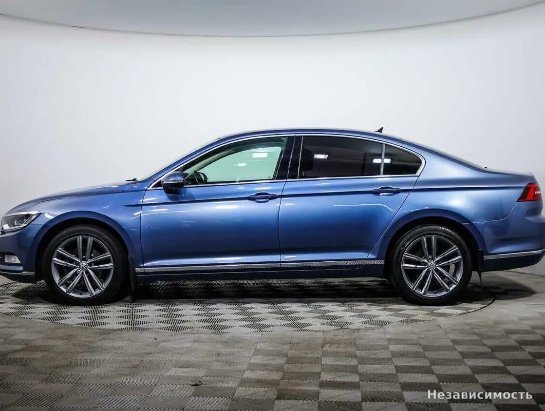Volkswagen Passat 2017 с пробегом — фото 7