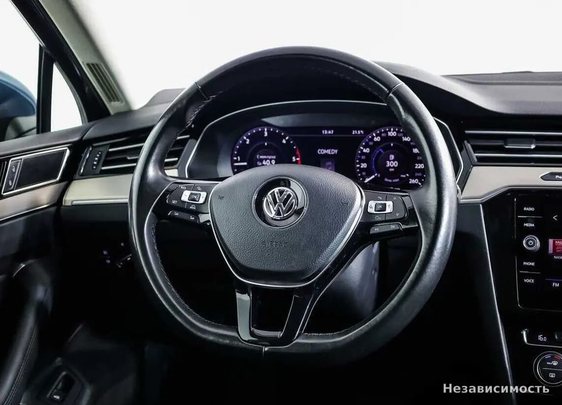 Volkswagen Passat 2017 с пробегом — фото 10