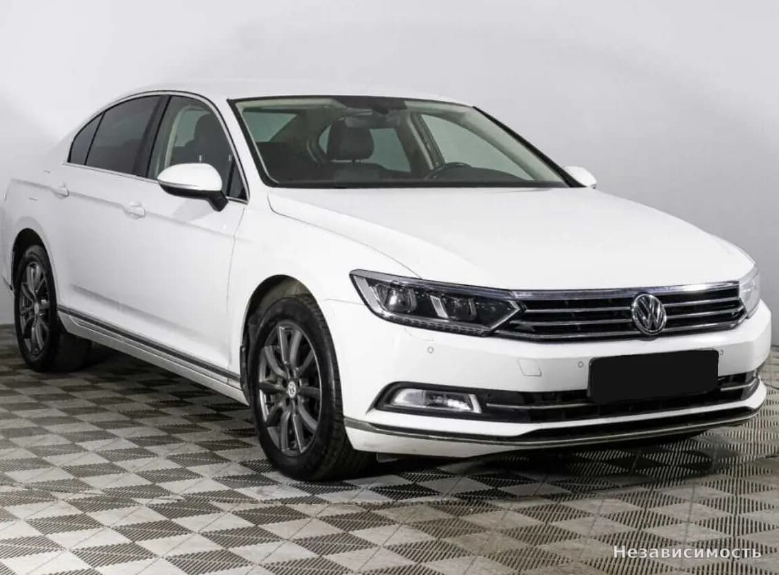 Volkswagen Passat 2017 с пробегом — фото 3
