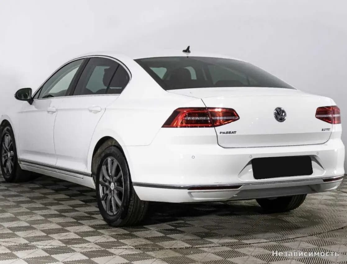 Volkswagen Passat 2017 с пробегом — фото 7