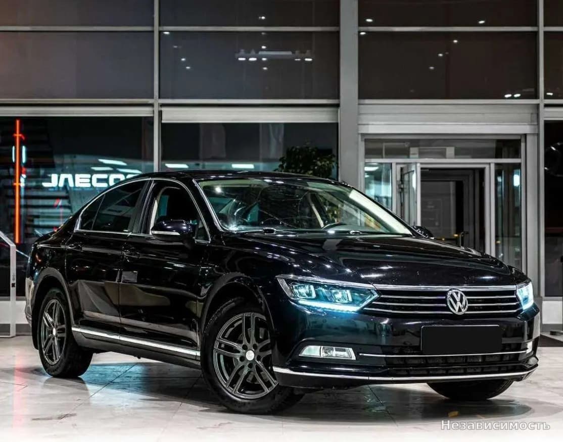 Volkswagen Passat 2017 с пробегом — фото 2