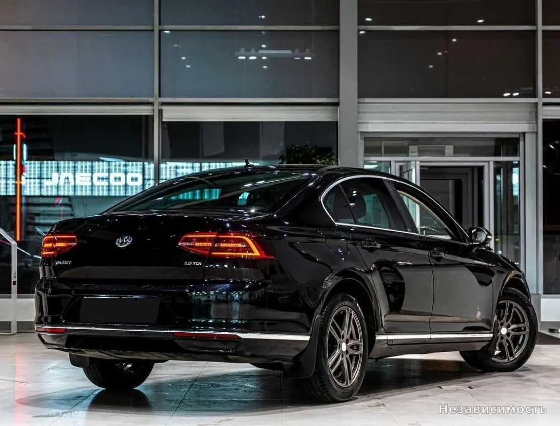 Volkswagen Passat 2017 с пробегом — фото 3