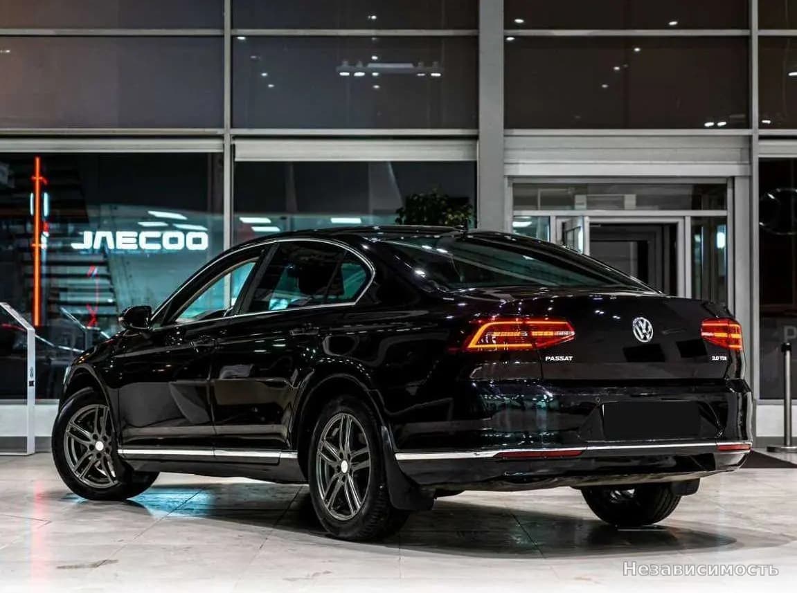 Volkswagen Passat 2017 с пробегом — фото 4