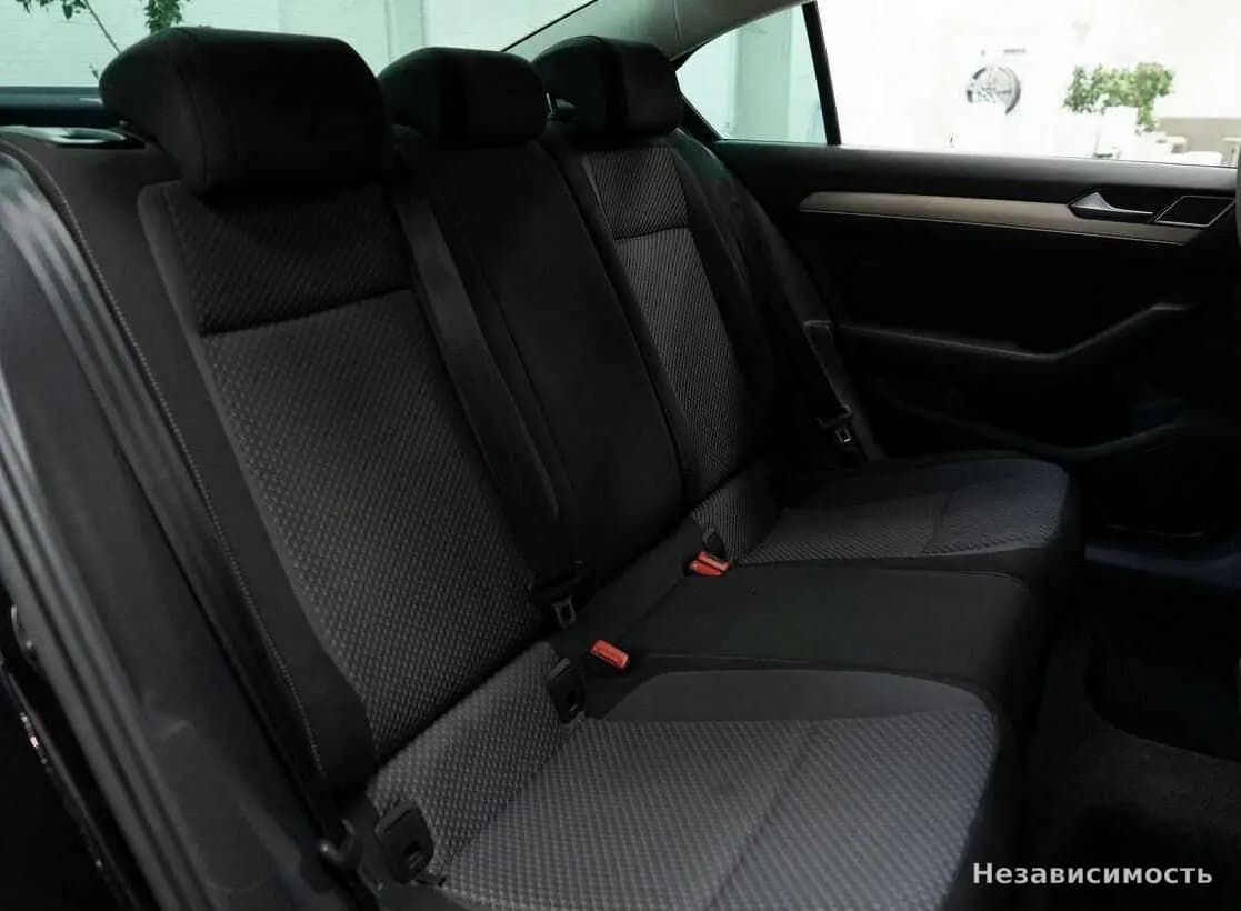 Volkswagen Passat 2017 с пробегом — фото 8