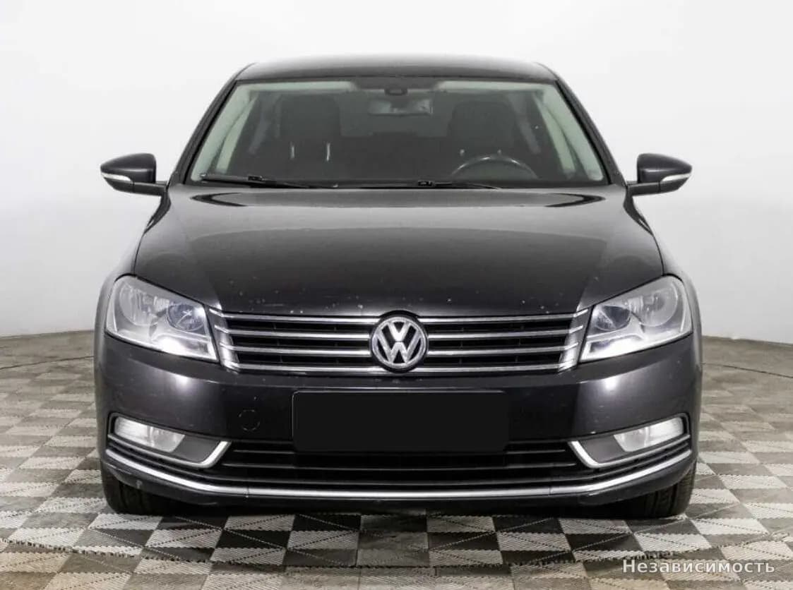 Volkswagen Passat 2013 с пробегом — фото 2