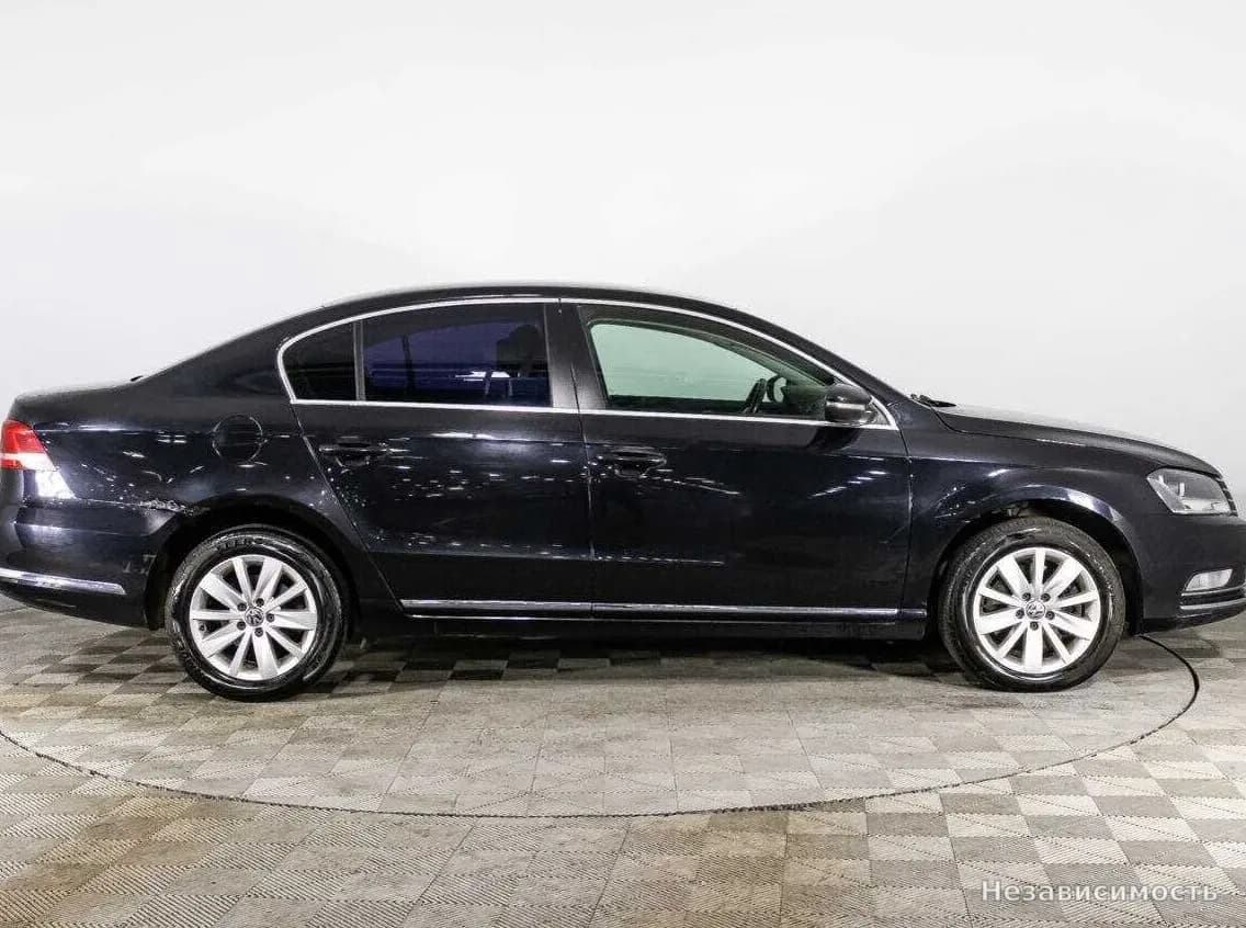 Volkswagen Passat 2013 с пробегом — фото 4