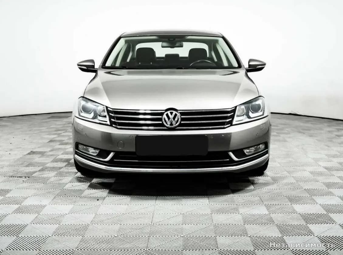 Volkswagen Passat 2012 с пробегом — фото 2