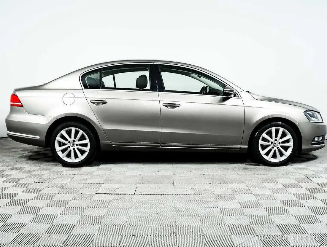Volkswagen Passat 2012 с пробегом — фото 4