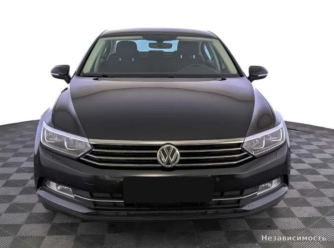 Volkswagen Passat 2018 с пробегом — фото 2