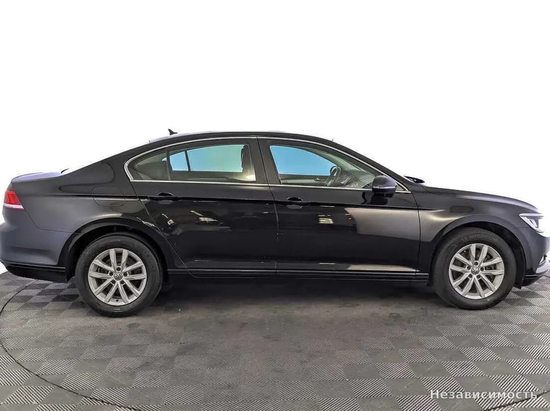Volkswagen Passat 2018 с пробегом — фото 4