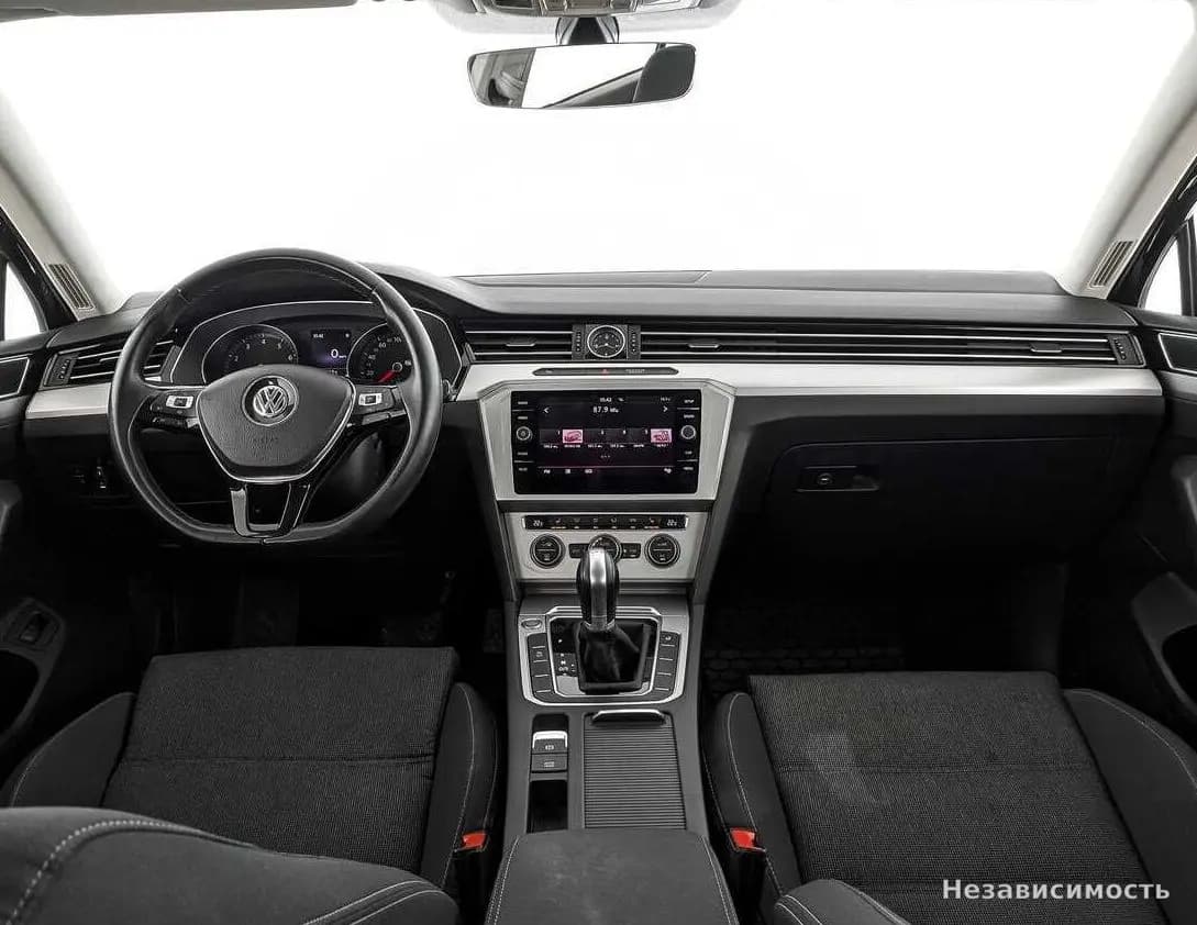 Volkswagen Passat 2018 с пробегом — фото 10