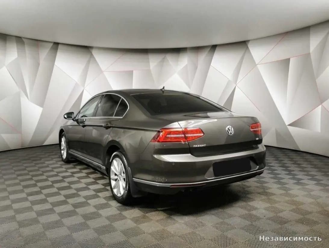 Volkswagen Passat 2018 с пробегом — фото 4