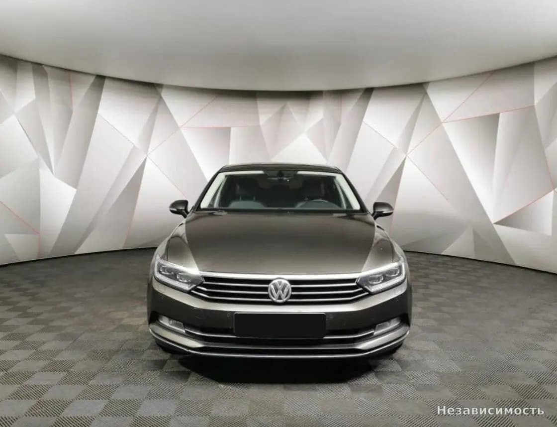 Volkswagen Passat 2018 с пробегом — фото 7