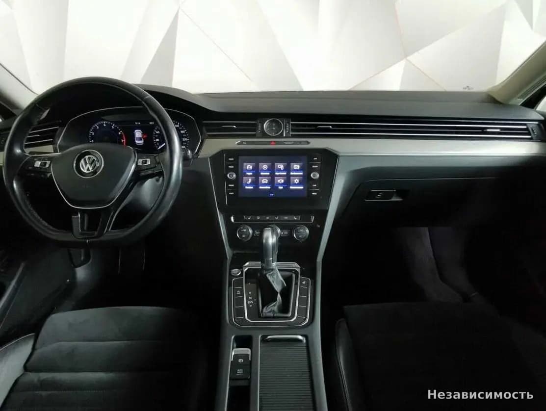 Volkswagen Passat 2018 с пробегом — фото 10
