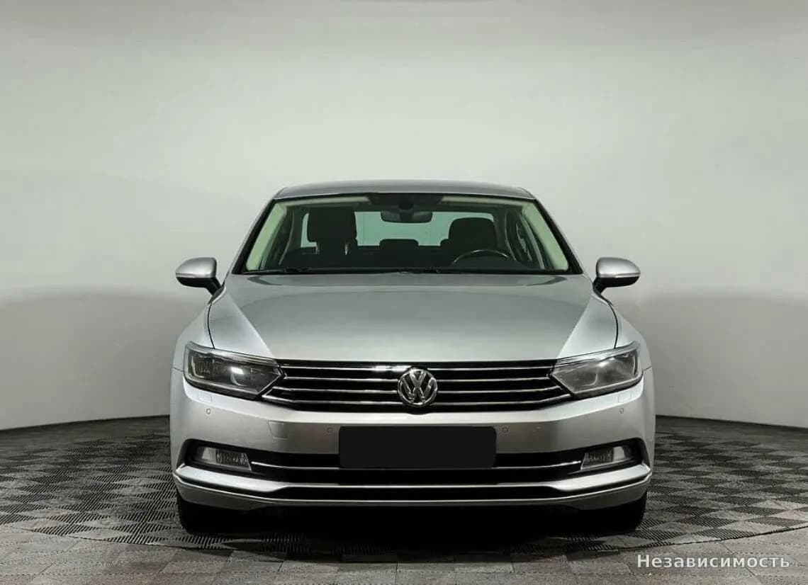 Volkswagen Passat 2016 с пробегом — фото 2