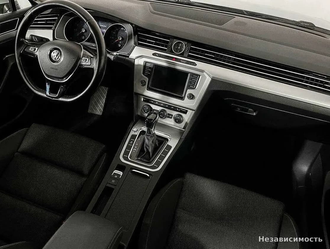 Volkswagen Passat 2016 с пробегом — фото 9