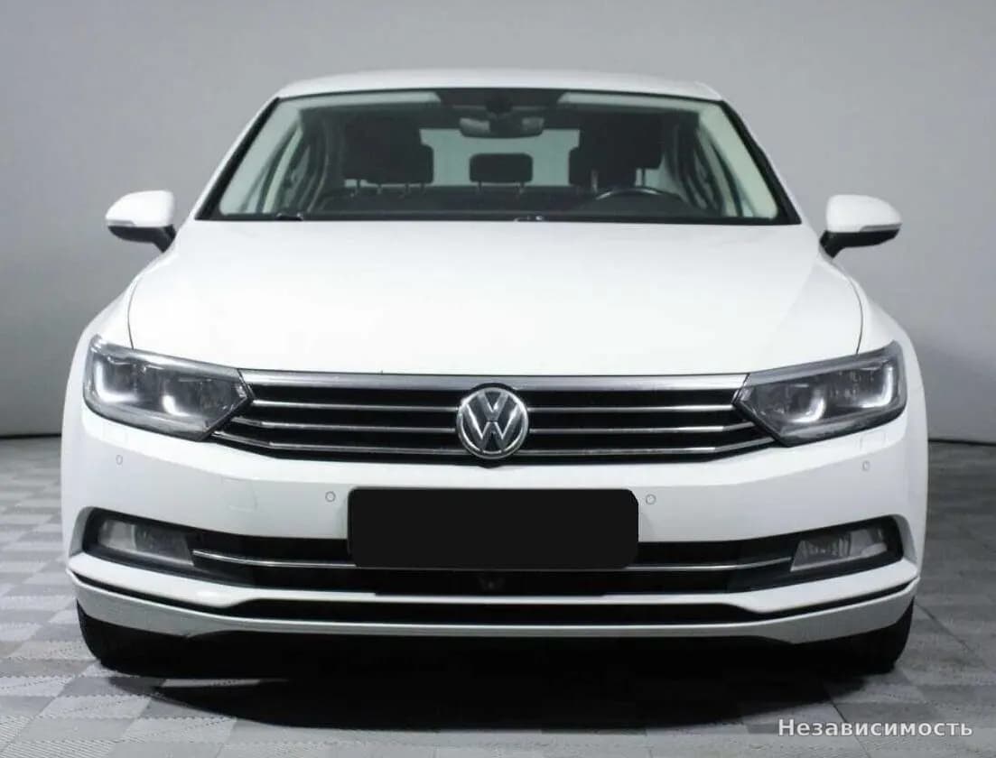 Volkswagen Passat 2018 с пробегом — фото 2