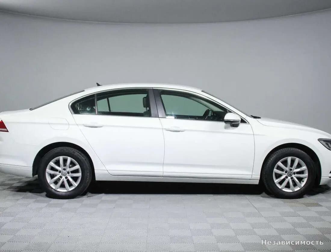 Volkswagen Passat 2018 с пробегом — фото 4