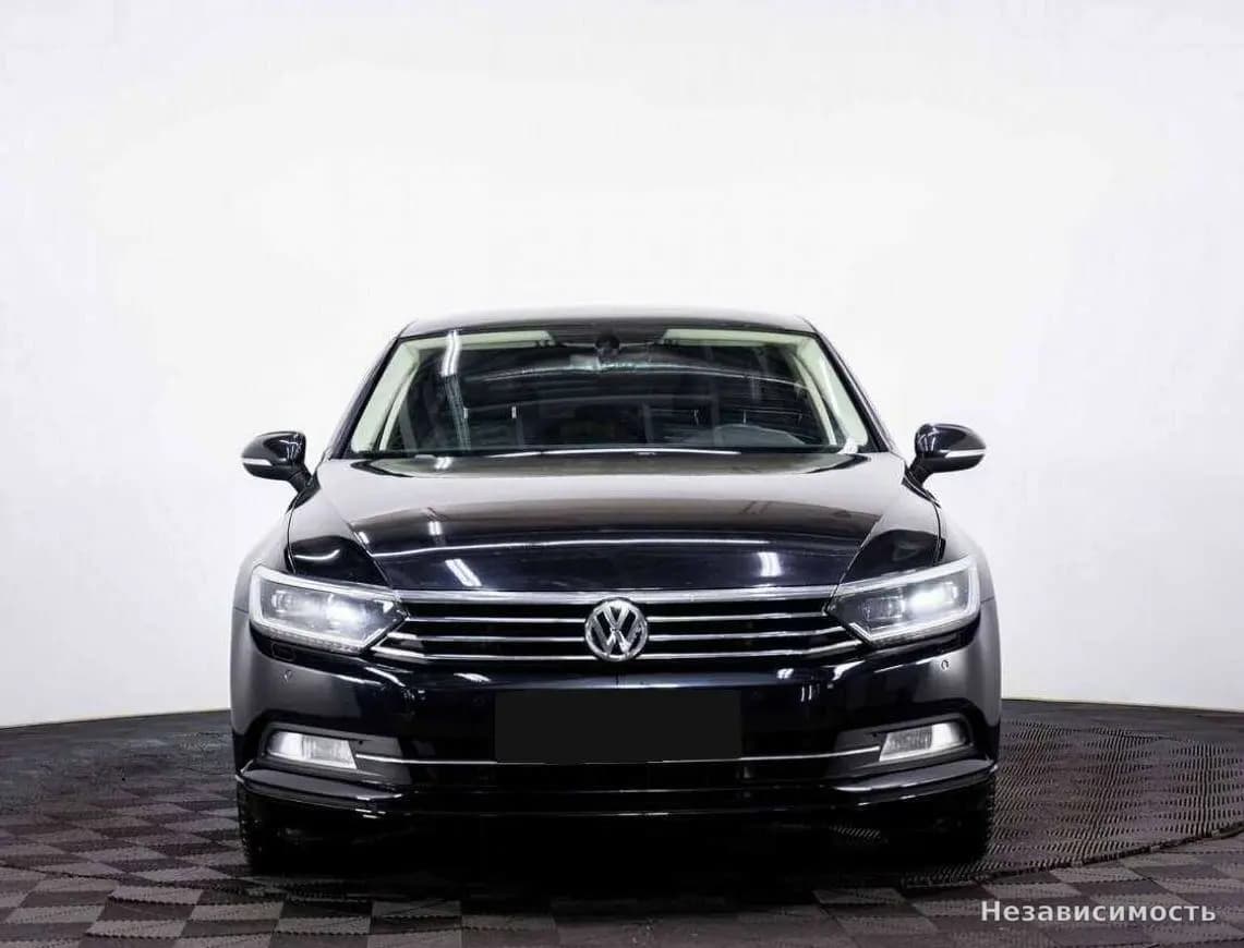 Volkswagen Passat 2019 с пробегом — фото 2