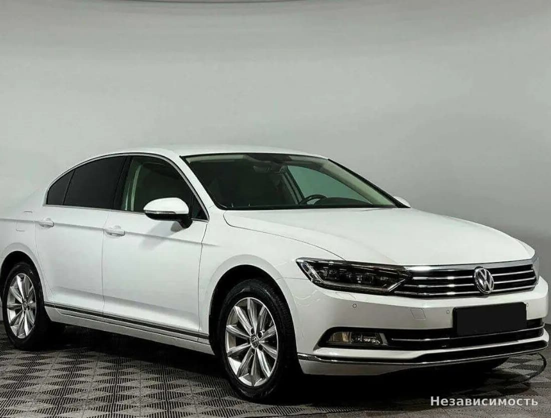 Volkswagen Passat 2017 с пробегом — фото 3