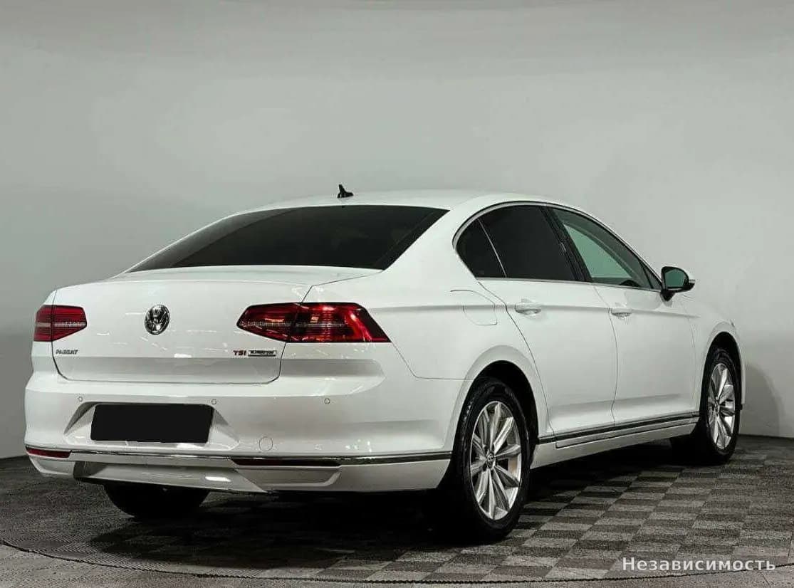 Volkswagen Passat 2017 с пробегом — фото 5